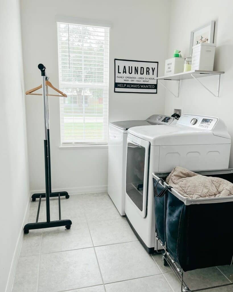 Simple Wall Décor in a Sleek Laundry Room