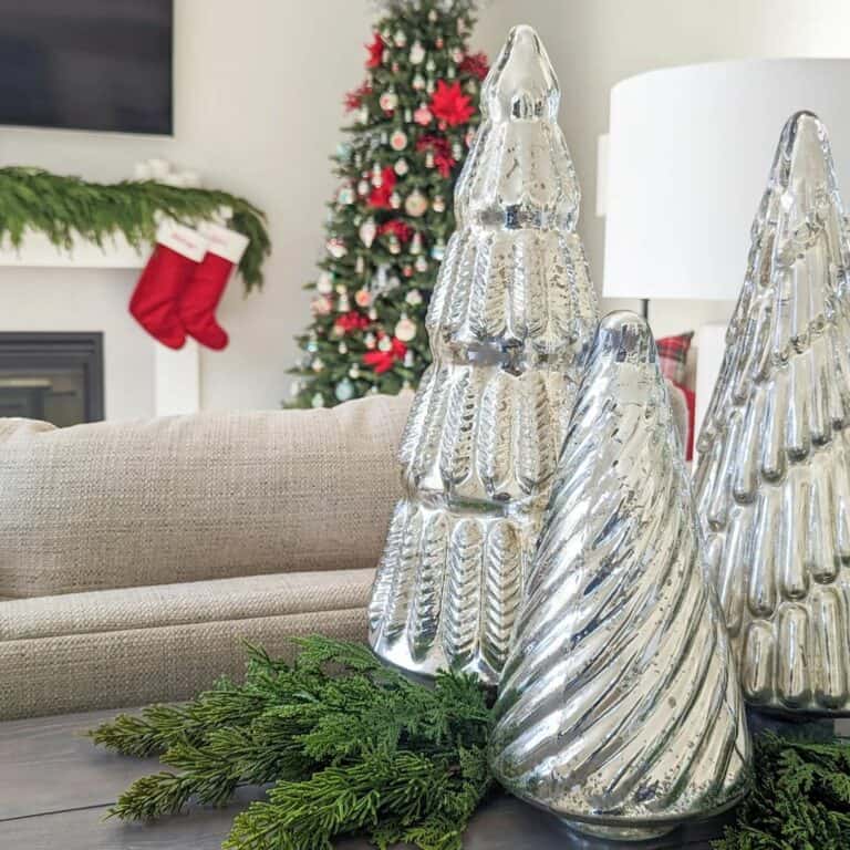 Traditional Christmas Décor for Living Room