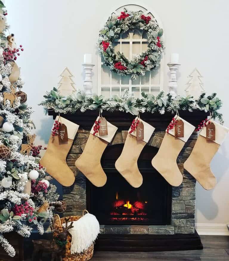 Traditional Holiday Décor