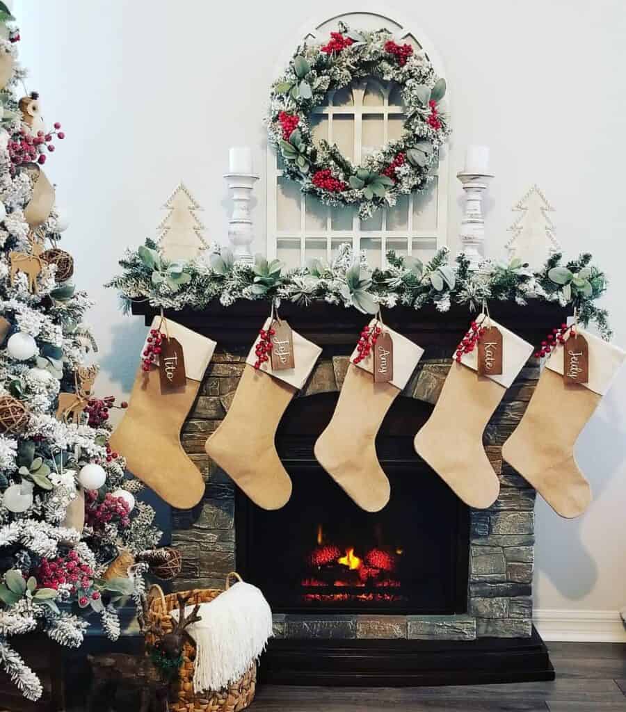 Traditional Holiday Décor