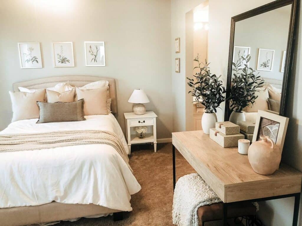 Tranquil Space With Neutral Beige Bedroom Décor