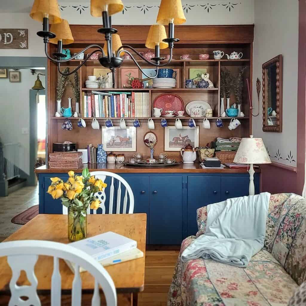 Vintage Treasures Create a Cozy Kitchen