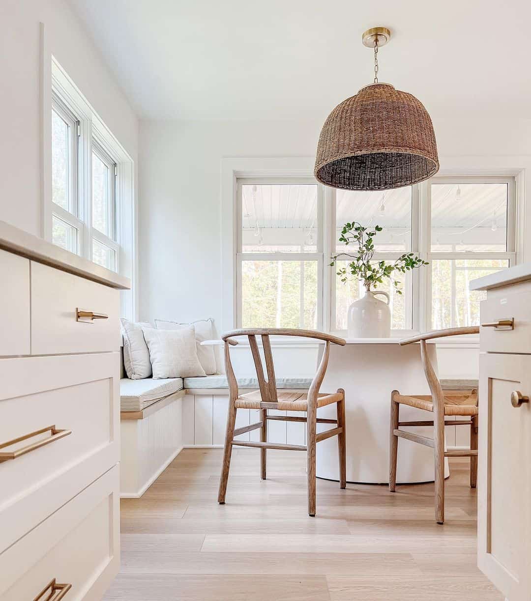 White Kitchen With Padded Bench - Soul & Lane