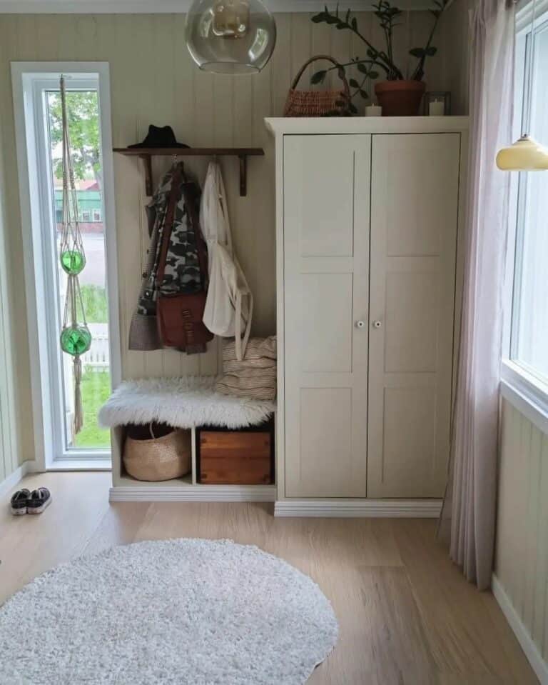 Closet and Bench Embrace a Unique Design