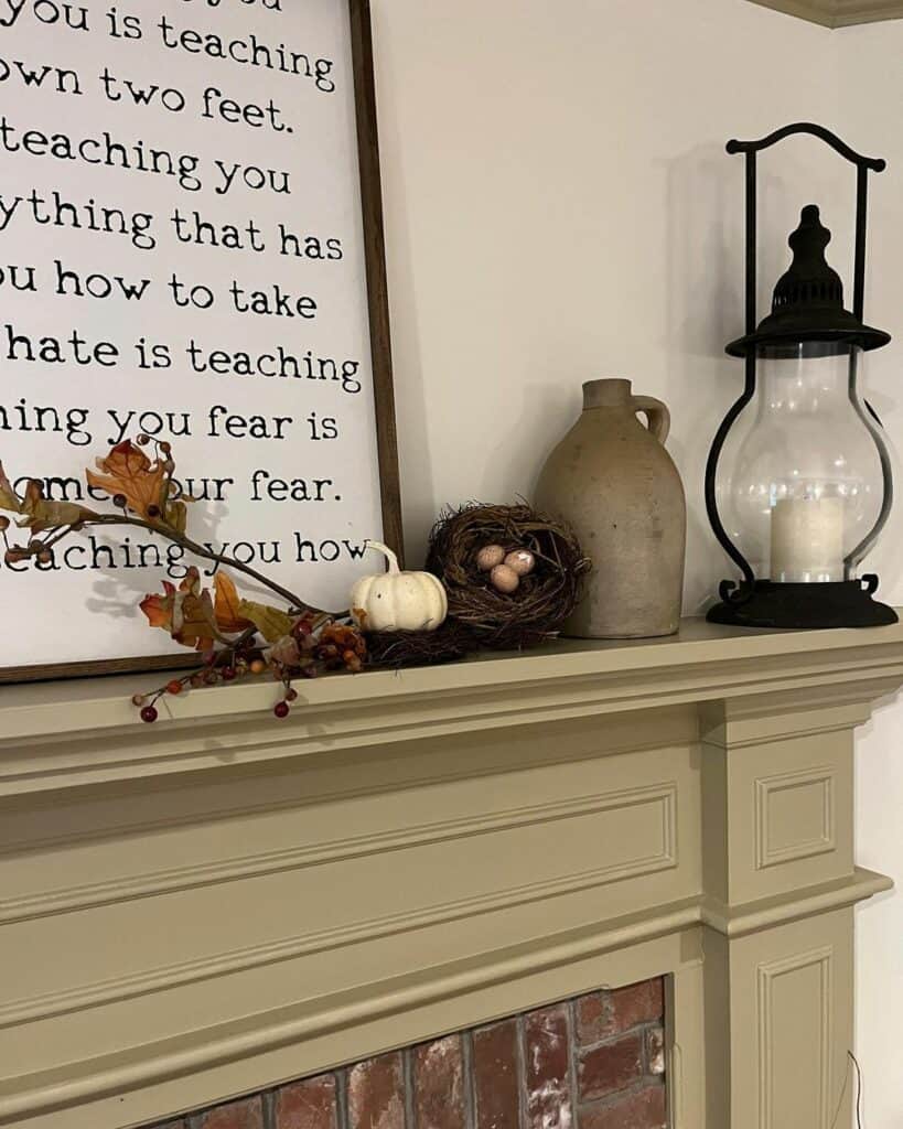 Colonial Mantel Décor