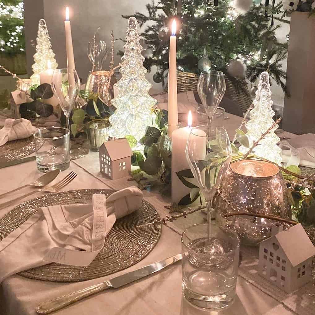 Glowing Tablescape With Metallic Sheen