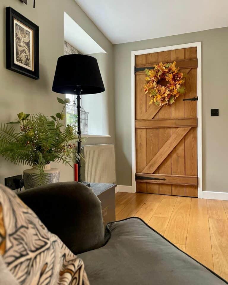 Interior Door Wreaths To Elevate Natural Fall Décor