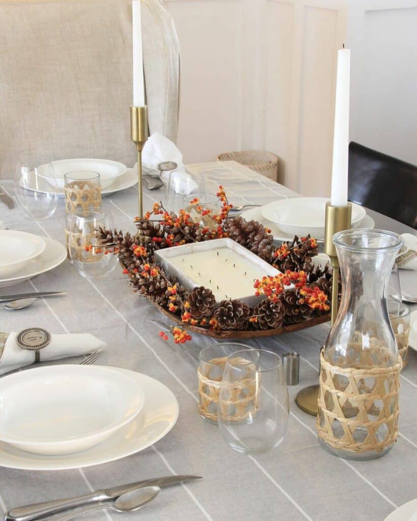 Modern Farmhouse Holiday Tablescape