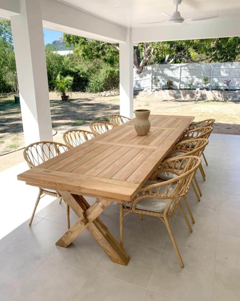 Rattan Chairs Blend With a Wooden Table