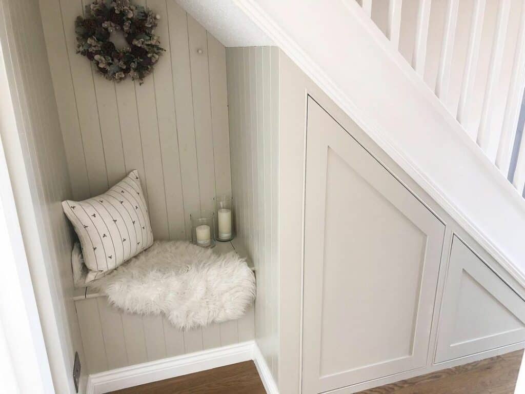 Staircase Alcove Transformed Into a Relaxing Space