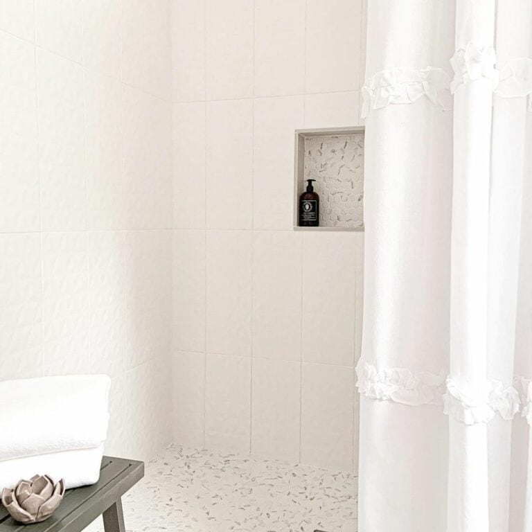 Subtle Textures to Style a Shower