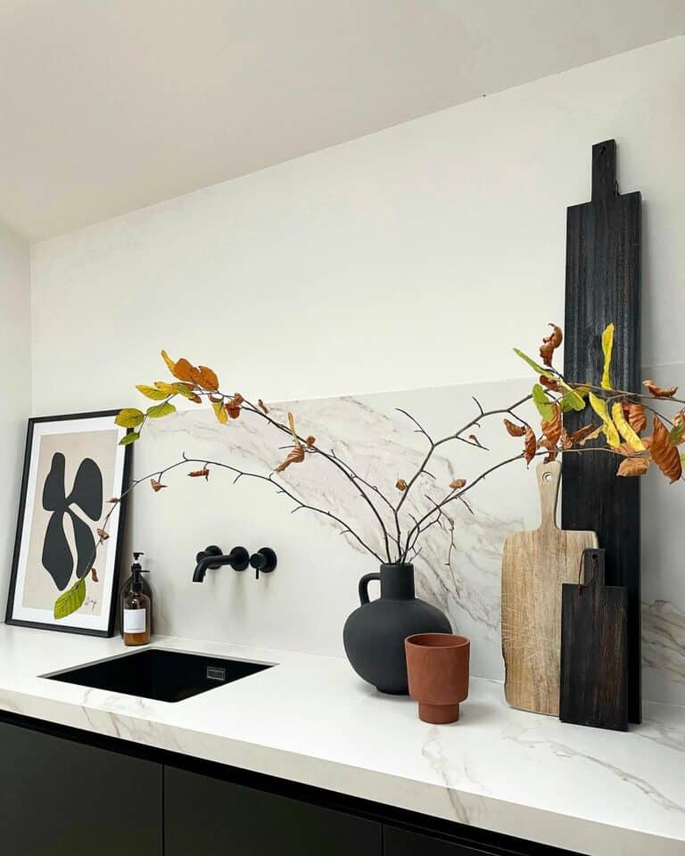 Ultra-modern Kitchen With Elements of Fall