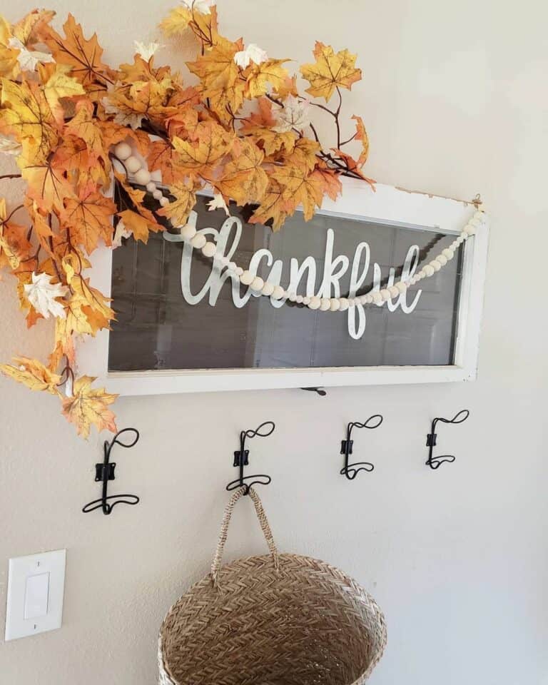 Versatile Leafy Garland Natural Fall Décor Idea