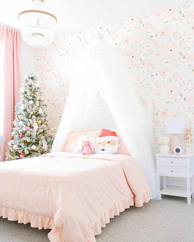 Youthful Seasonal Bedroom in Pink