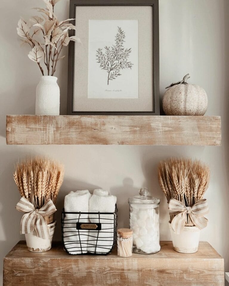Beautifying an Autumnal Bathroom Shelf