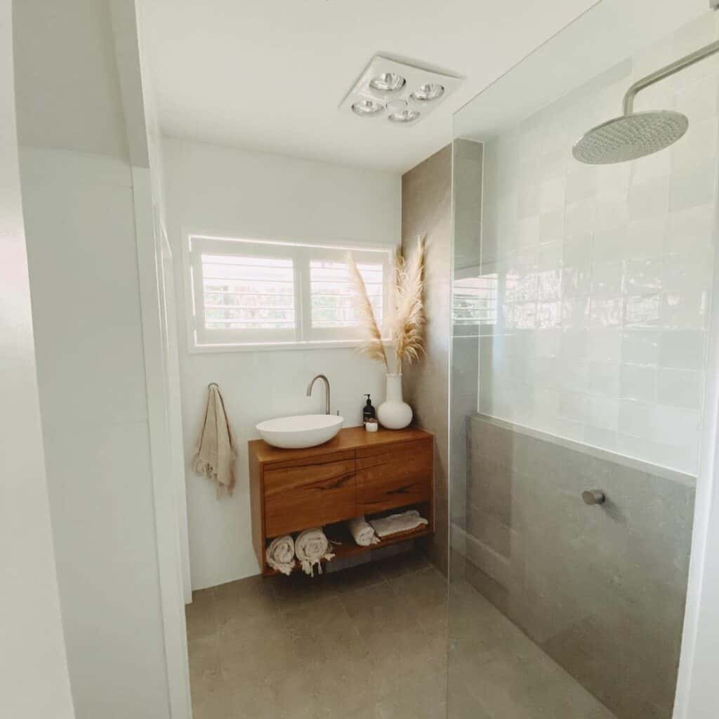 Breezy Window in Neutral