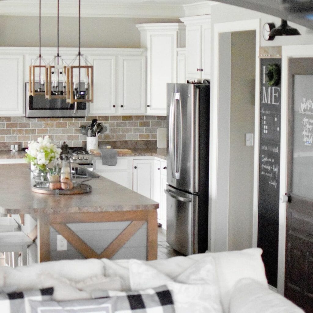 Brick Backsplash With Black Hardware