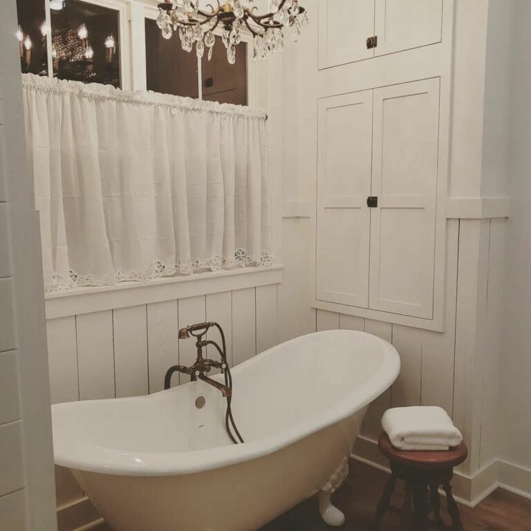 Built-in Cabinets in a Bathtub Corner