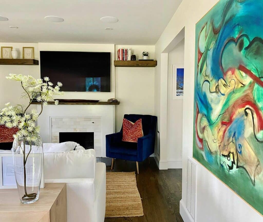 Centered Sofa for Maximizing Wall Space