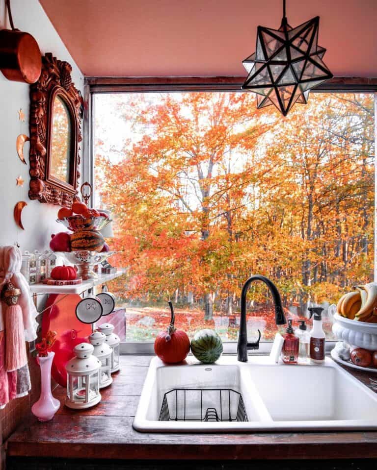 Changing Kitchen Decor With the Seasons