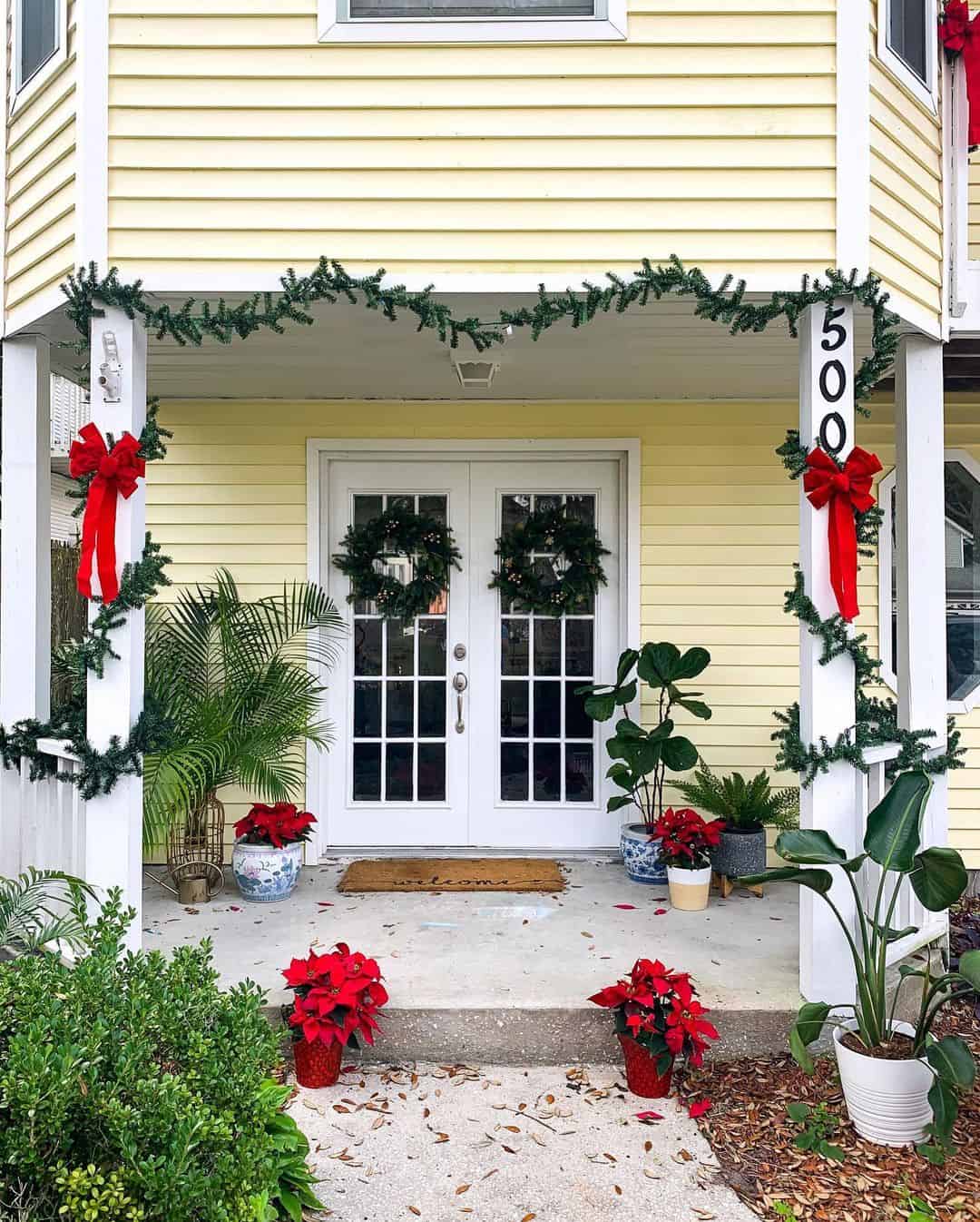 Classic Red and Green Christmas Decor - Soul & Lane