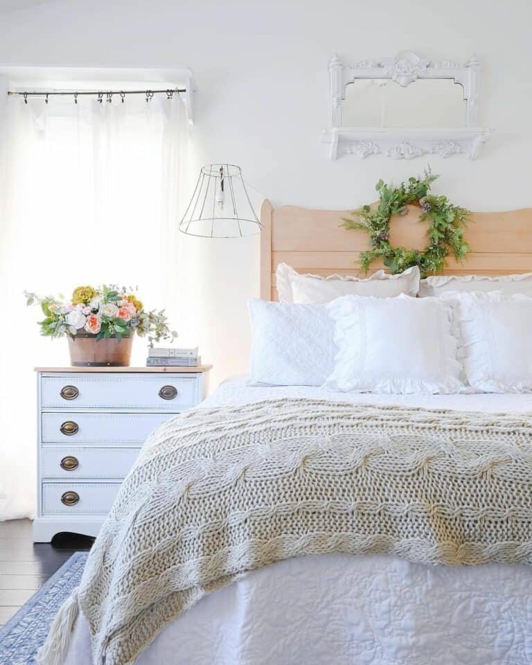 Decorative Details in a Cottage-style Bedroom