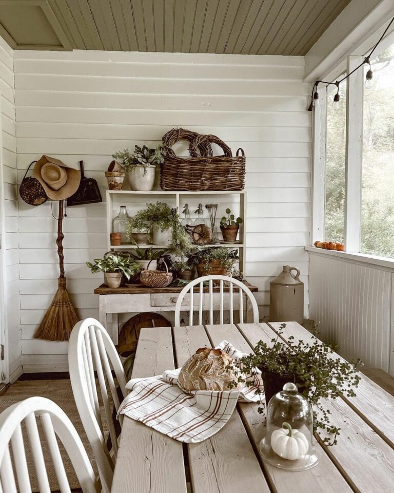 Garden-themed Display Decorates a Dining Area