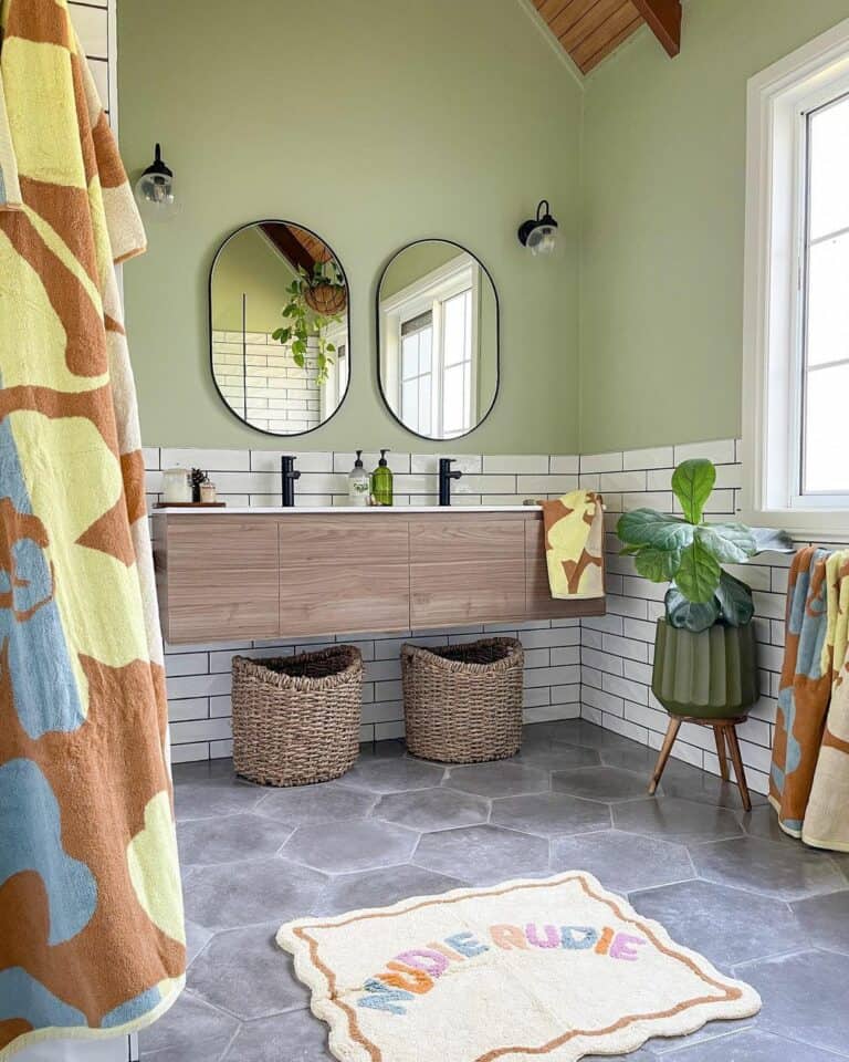 How To Decorate a Bathroom With Bright Colors