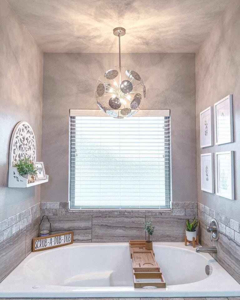 How To Decorate a Gray and White Jet Tub