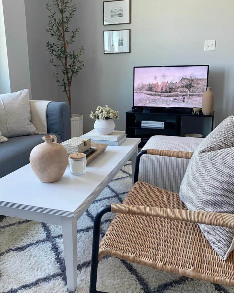 Layered Textures in Neutral Living Room