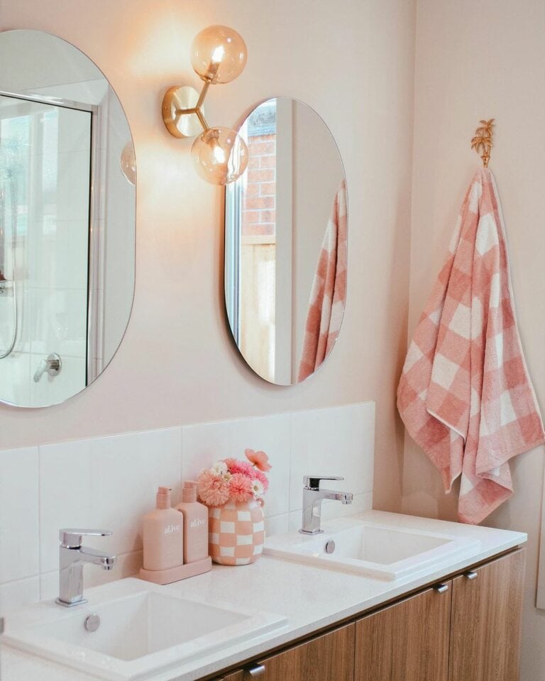 Oval Mirrors Create a Soothing Look