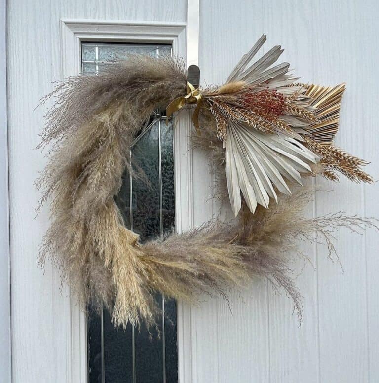 Pampas Wreath for a Non-traditional Appearance