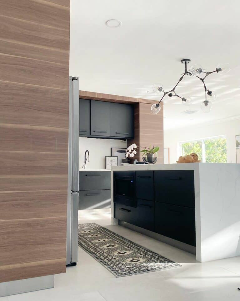 Seamless Panels Embrace a Modern Style