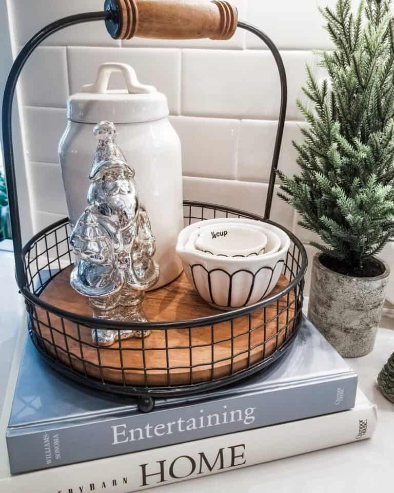 Small Kitchen Christmas Accents