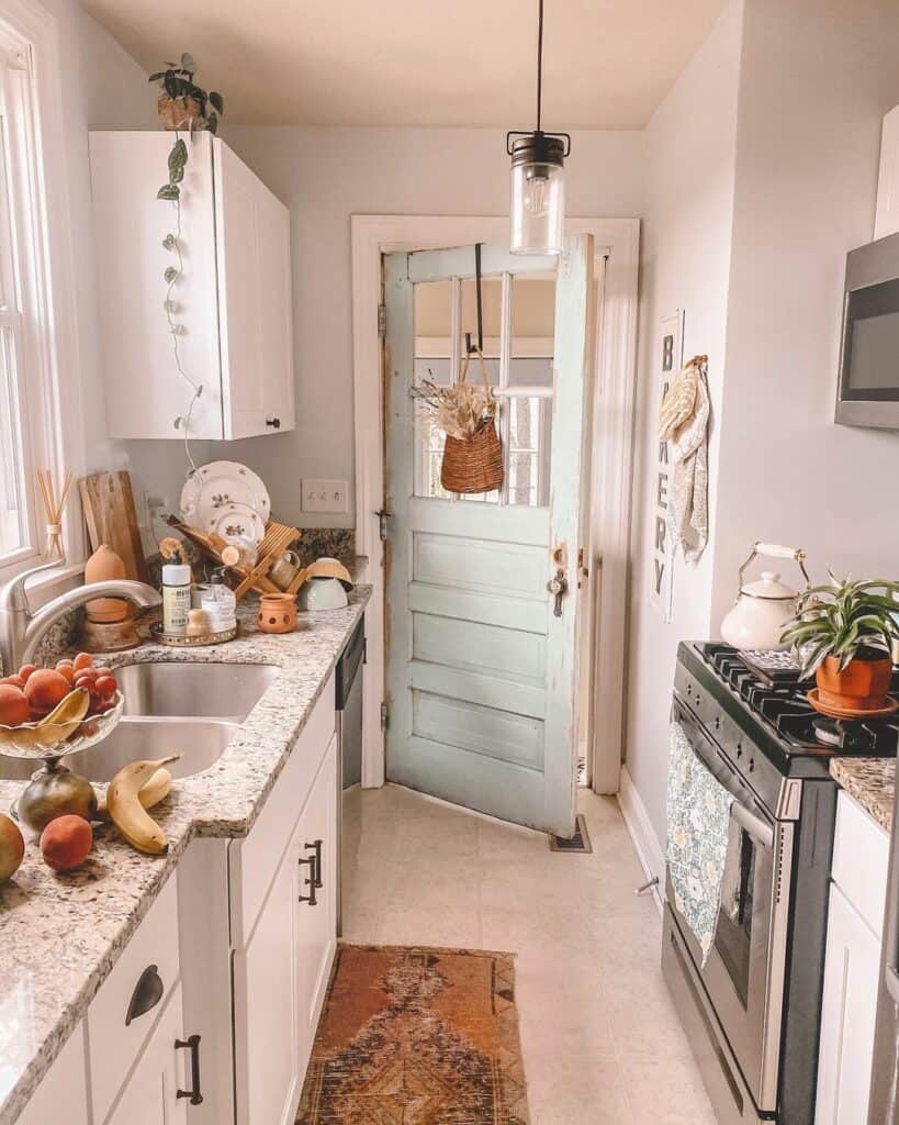 Tips for Decorating a Narrow Kitchen