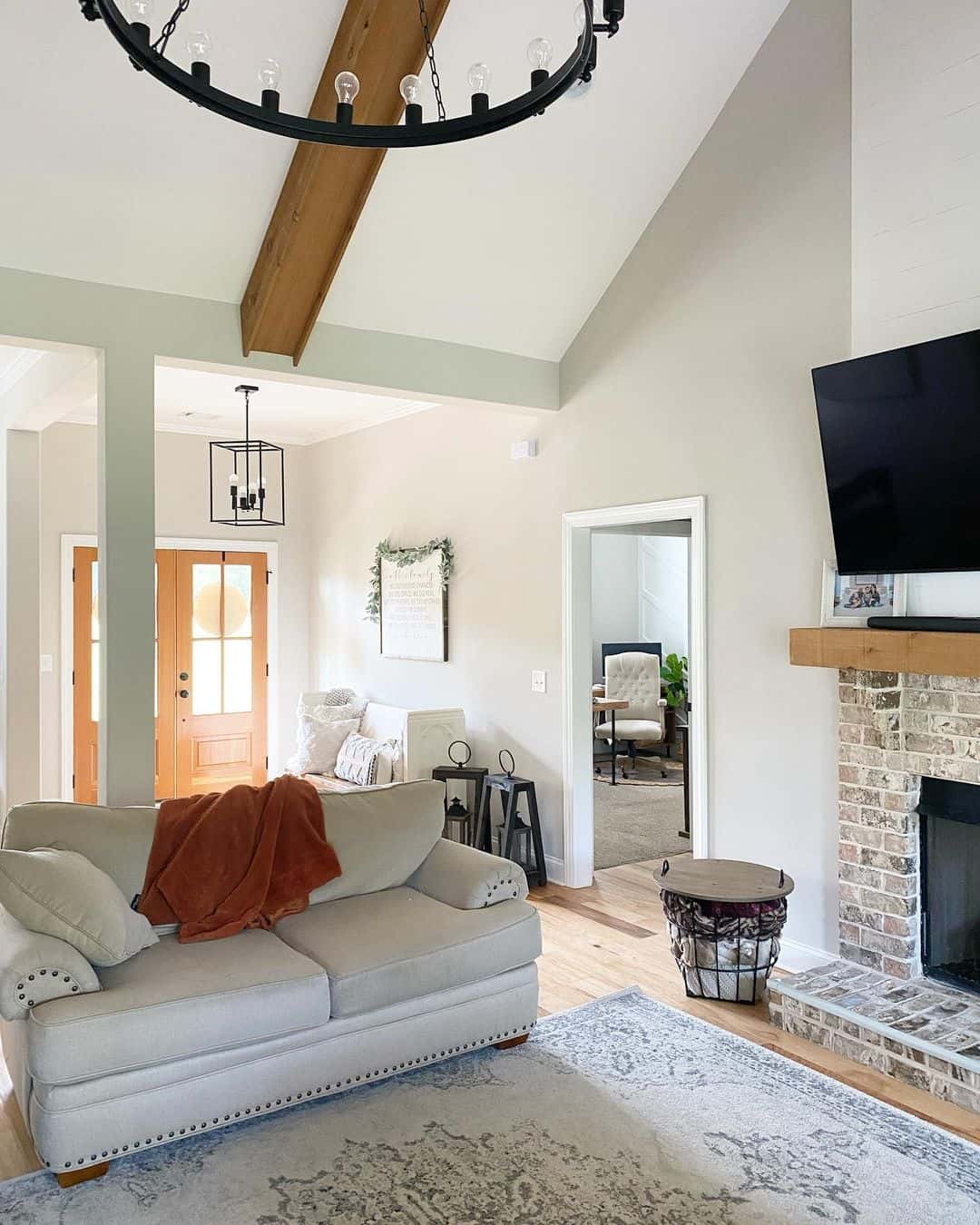 Transition Between Average and Vaulted Ceilings Soul & Lane
