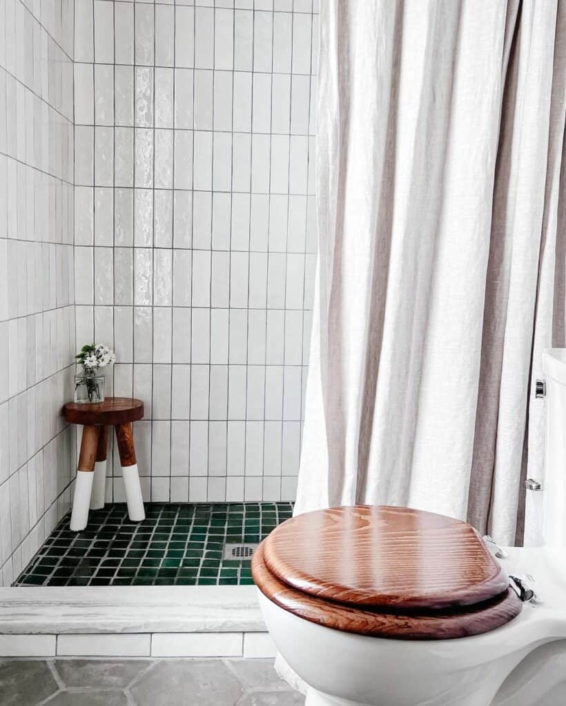 Blending Decades With Shower Tile