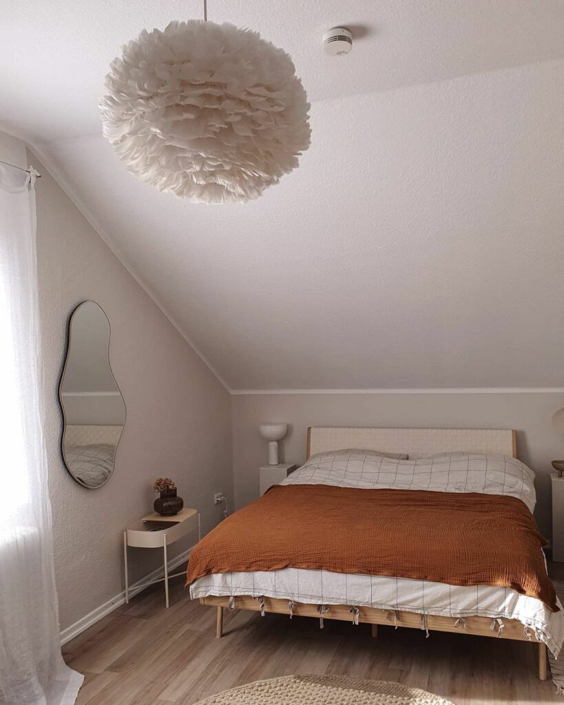 Emphasizes Ceiling Slant