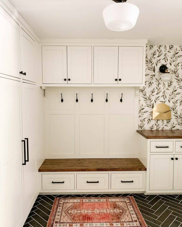 Upper Cabinets and Bottom Drawers