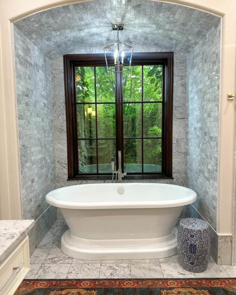 A Tiled Bathtub Nook