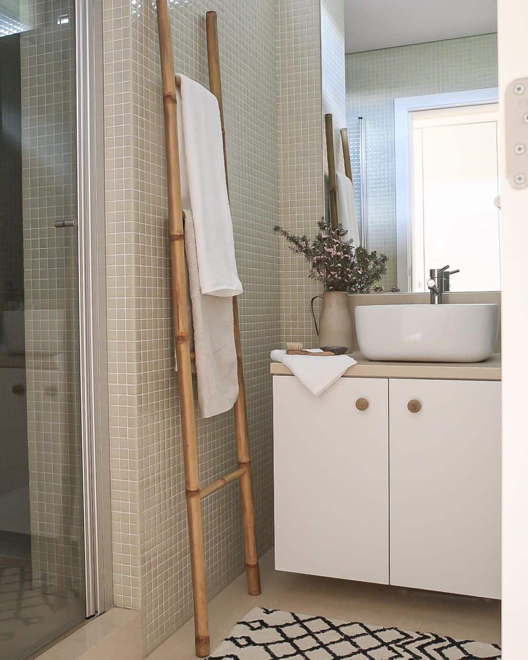 20 Chic Floor-To-Ceiling Tiled Bathroom Ideas for Any Style