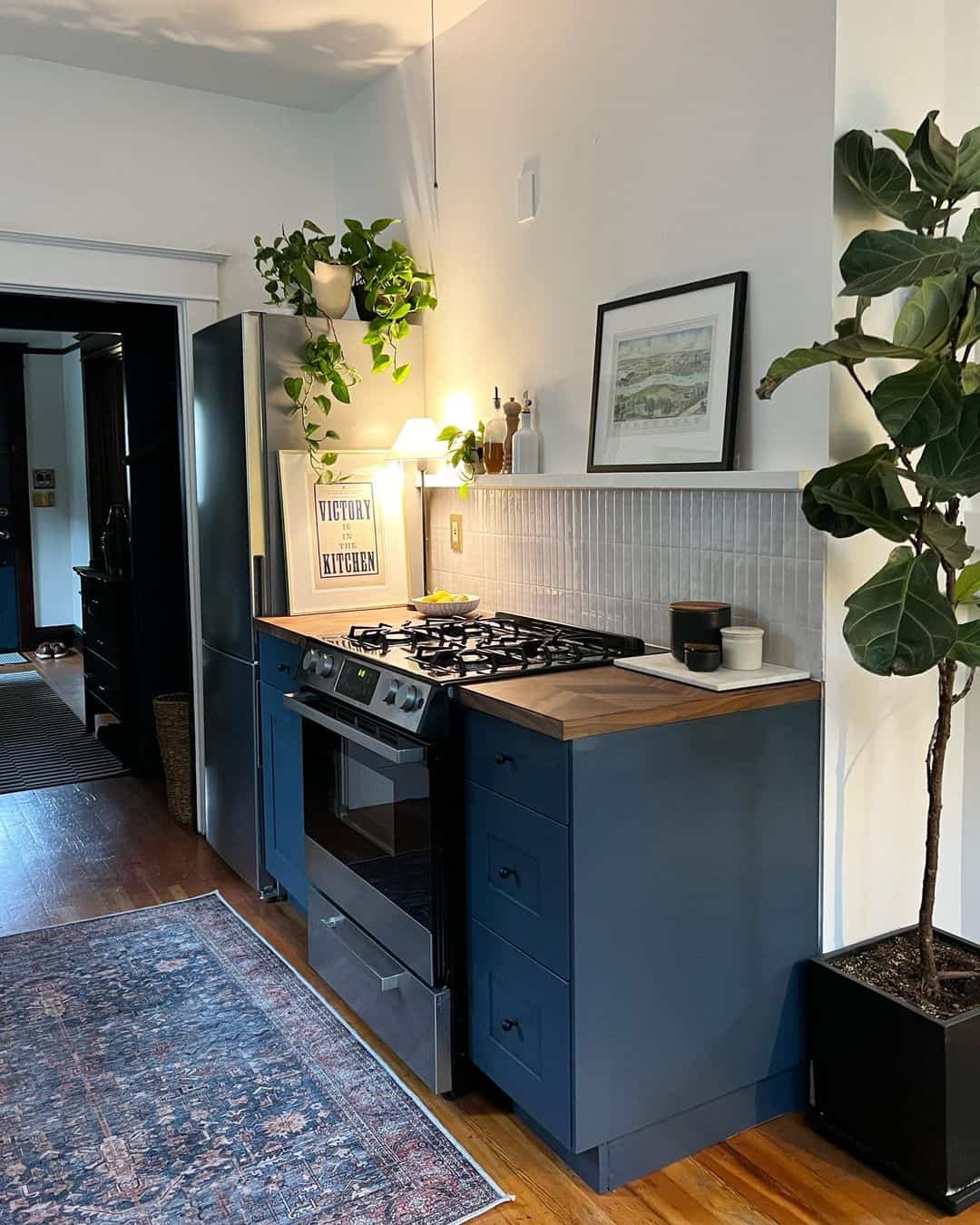 17 Vertical Tile Backsplash Ideas to Accent Your Space