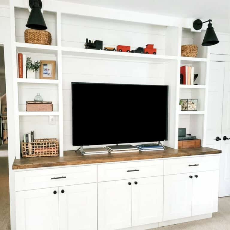 White and Wood Layout