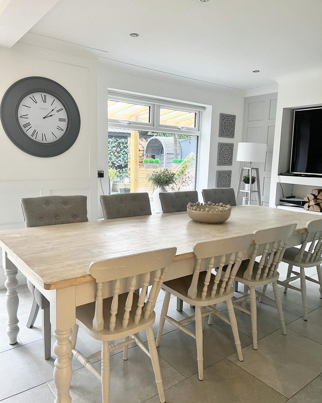 Crisp Dining Room Design With Tile Floors - Soul & Lane