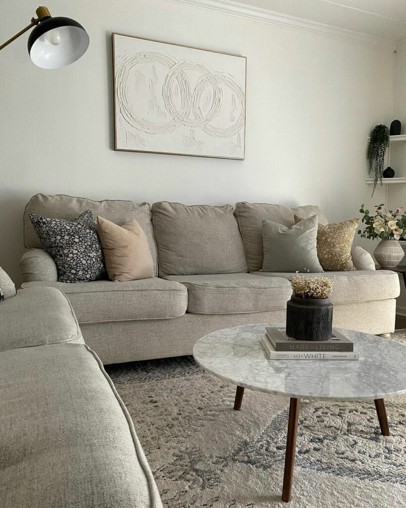 Neutral Shades for an Open Feeling