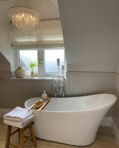 Relaxing Bathtime Shiplap