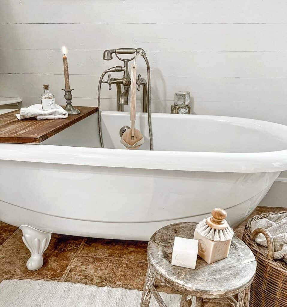 Rustic Wainscoting Bathroom Design
