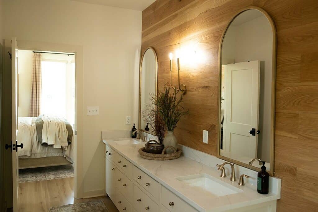Bringing Warmth to a Bathroom Design