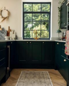 Incorporating Black Kitchen Ideas Into Traditional Decor