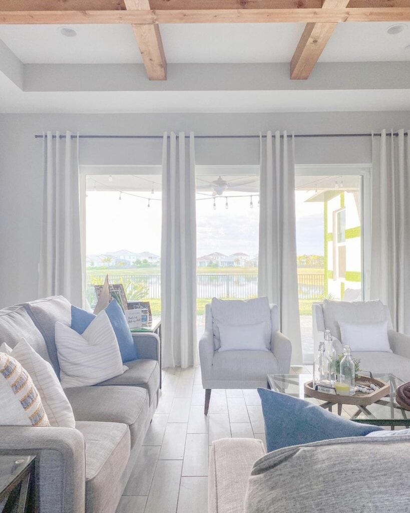 Introducing Wood Beams in a Creative Way